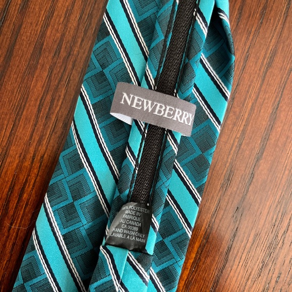 Newberry Boy Tie, Teal in color, Zip-up tie, EUC - Picture 5 of 9